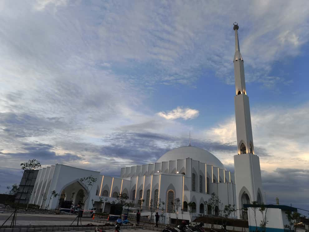 Masjid Raya Al-Bakrie Lampung